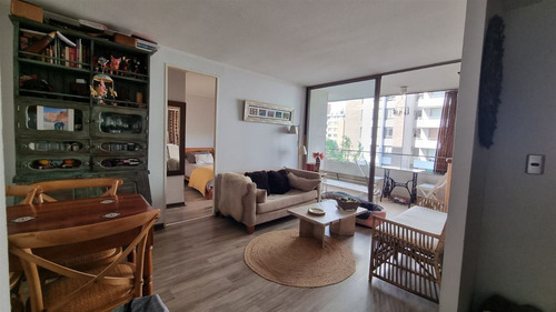 Departamento Amoblado En Arriendo De 2 Dorm. En Providencia