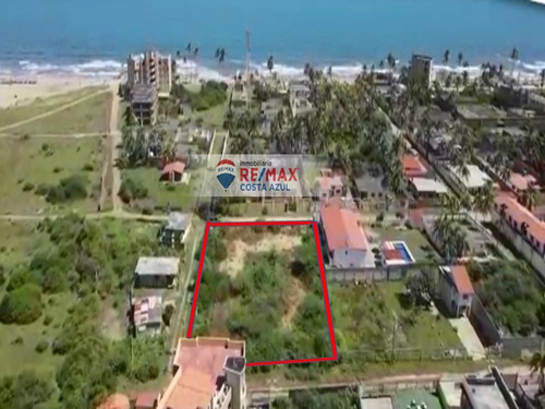 En Venta Amplio Terreno De 2400 M2 Cuadrados A Escasos Metros De Playa Los Cocos En La Población De Chichiriviche