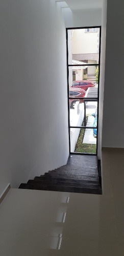 Imagen 13 de 22 de Preciosa Casa Con Alberca Propia En Cumbres Del Lago, Terraza, Jardín, 3 Recs..