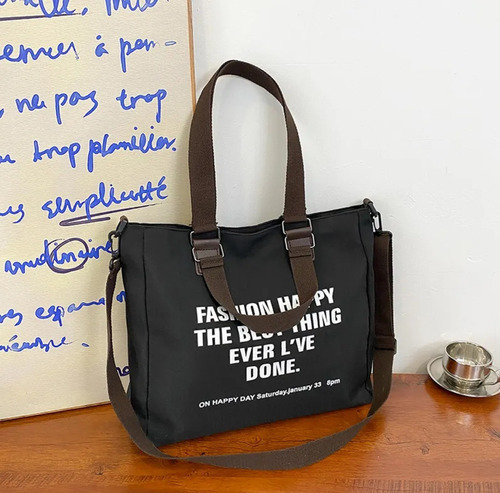 Cartera Paris Tote Mediana Porta Tablet Negro Liso