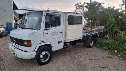 Imagem 3 de 13 de Mercedes-benz 3/4 710 Ano 2009 Cabine Suplementar