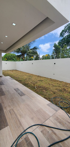 Imagen 11 de 22 de Casa Nueva En Proyecto Cerrado