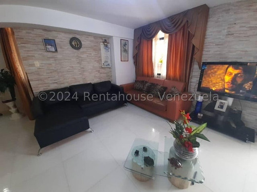 Apartamento En Venta Mls #24-24391 Excelente Y Espacioso Apartamento Con Ubicación Céntrica, Frente Al Elevado De Mariperez, Piso De Cerámica Español, Puerta Ppal Blindada 