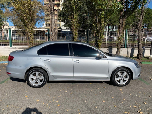 Imagen 3 de 12 de Volkswagen Vento 2.5 Luxury Manual