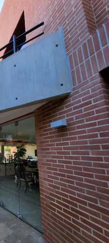 Vendo Espectacular Town House Con Vista. 590 M2. Sorokaima