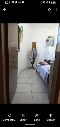 Imagem 3 de 9 de Casa De 4comodo E 2 Banheiros