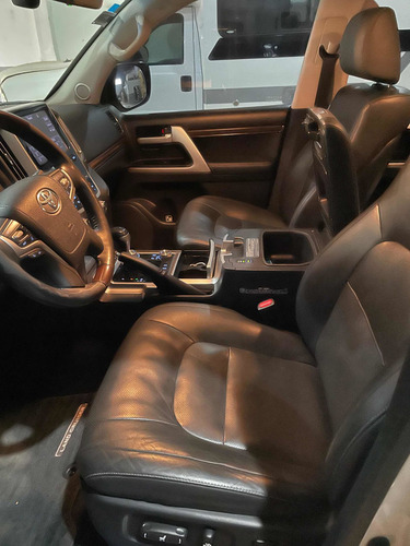 Imagen 2 de 11 de Toyota Land Cruiser 2018 4.5 Td 200