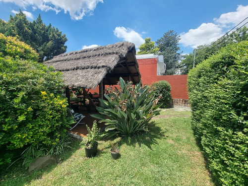 Casa En Venta 4 Amb Con Jardín Y Pileta. Padua