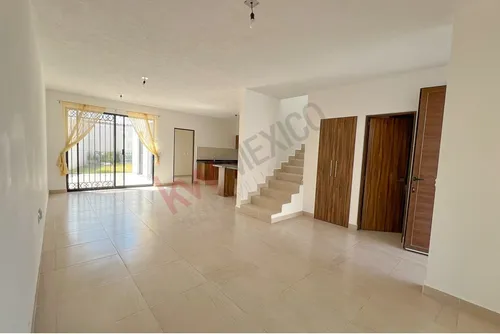 Casa En Venta Con Terreno Excedente En Un Residencial Muy Tranquilo Y Seguro En La Zona Norte De ...