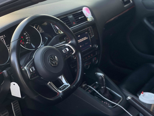 Imagen 18 de 25 de Volkswagen Vento 2018 2.0 Tsi Gli 211cv App Connect + Nav