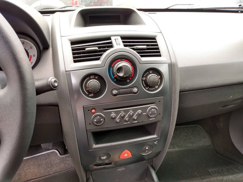 Renault Mégane 1.6 Expression 16v Flex 4p Manual