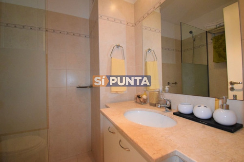 Imagen 26 de 30 de Pent House , 3 Dormitorios A Nuevo ! Con Servicios!