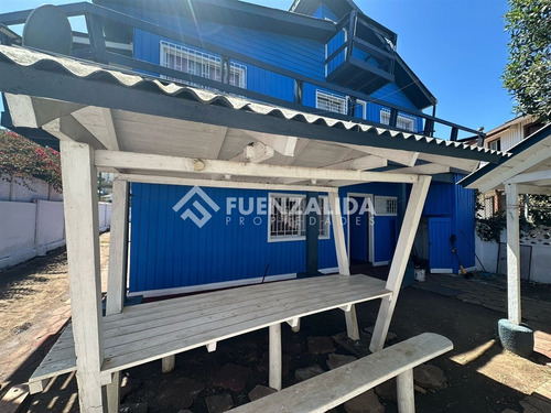 Casa En Venta De 4 Dorm. Rol Propio A 2 Cuadras De La Playa