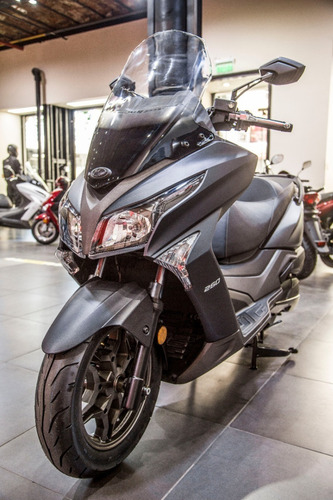 Kymco Xtown 250 Lidermoto Scooters