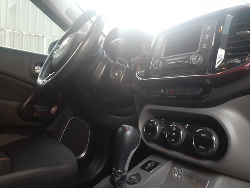 Imagem 13 de 15 de Fiat Toro - 2016/2017 1.8 16v Evo Flex Freedom At6