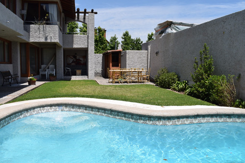 Hermosa Casa En Condominio 6 Dormitorios + 5 Baños