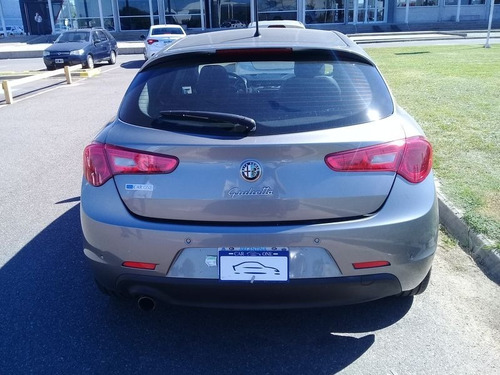 Alfa Romeo Giulietta 1,4 Distinctive 2013 Car One Cg