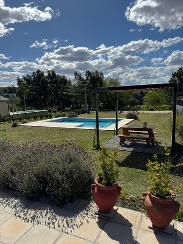 Alquilo Casa Por Día En Tandil Vista A Las Sierras Y Pileta
