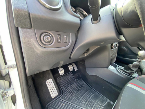 Imagen 14 de 15 de Renault Sandero 2017 2.0 R.s. L Mt