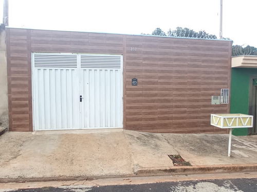 Vende-se Sobrado Com 142m² No Bairro Parque Dos Pinus Em Ribeirão Preto-sp, Com 2 Dormitórios (sendo 1 Suíte), Com 4 Vagas De Garagem, Área De Lazer - Ca00248 - 69011201