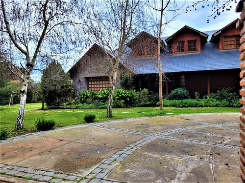Hermosa Casa Estilo Canadiense Las Palmas Del Oliveto
