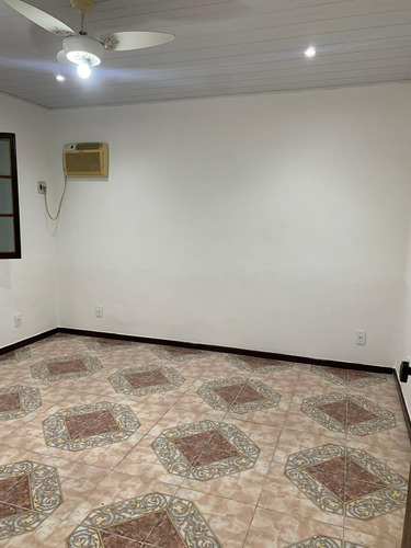 Terreno 300m2, Com 1 Casa De 3 Dormitórios