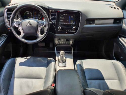 Imagen 12 de 15 de Mitsubishi Outlander 2020 5p Limited Hbrido L4/2.0 Aut