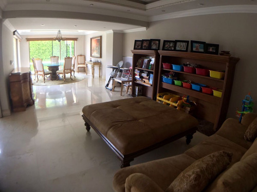 Casa En Venta En Bosques De Las Lomas (m2c192)