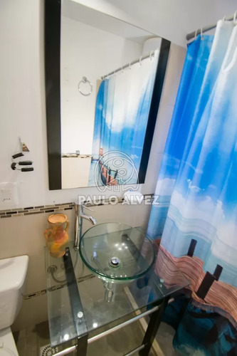 Casa En Alquiler Temporal En Piriápolis, A Metros Del Mar. Con Tres Dormitorios, Dos Baños. Barbacoa Con Piscina Climatizada.