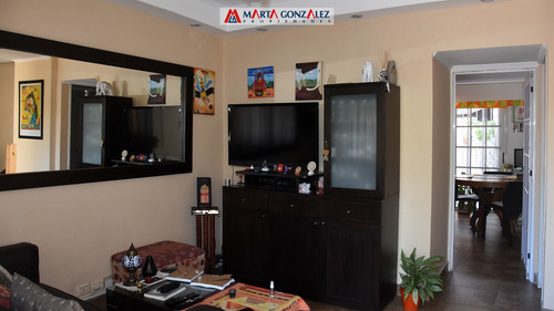 Venta. Triplex. Barrio Guemes