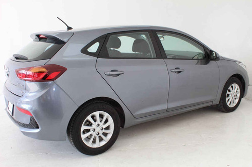 Imagen 6 de 15 de Hyundai Accent 2018 4 Cilindros