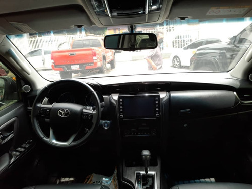 Imagen 9 de 11 de Toyota Fortuner