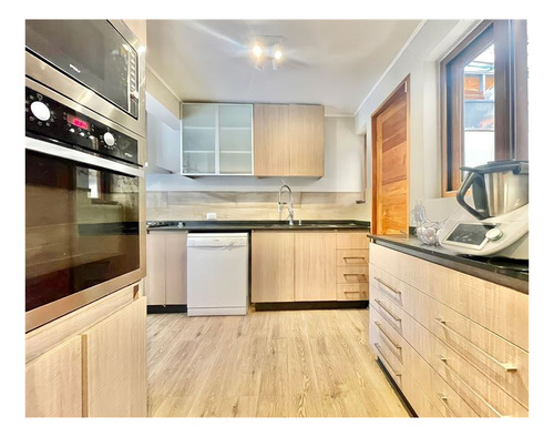 Imagen 17 de 30 de Casa En Venta En Vitacura: Sport Francés / Colegio Manquehue