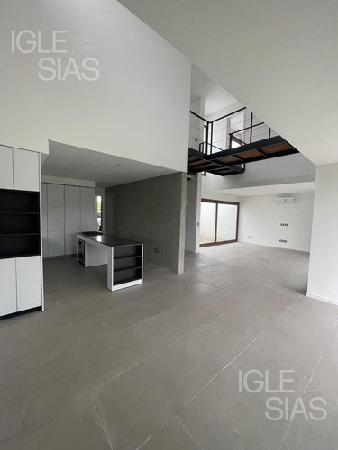 Casa En Venta De 3 Dormitorios En Los Castaños A Estrenar.