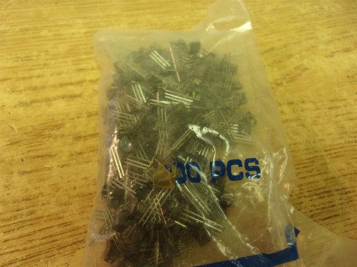 New Kec Transistors 2n3905 Lot Of 200     *free Shipping Mww