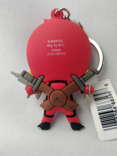 Imagen 2 de 3 de Llavero Deadpool Monogram