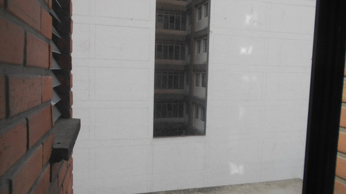 Oficina En Arriendo En El Centro, Cod 3894