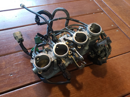 Cuerpo De Aceleracion Yamaha R1 Incompleto Año 2004 A 2006 (Usado)