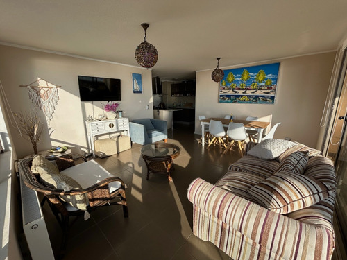 Vende Departamento 3 Dorm. 2 Baños, Primera Linea De Playa.