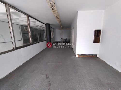 Gran Local Comercial Sobre Avenida Gorlero- Ref: 6632