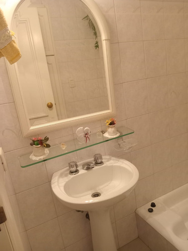 Semi Piso En Alquiler Y/ó Venta Excelente Estado. Ubicado En Sarmiento Esquina Videla. Quilmes Centro. Alquiler U$s 1.800.-, Piso 5°.