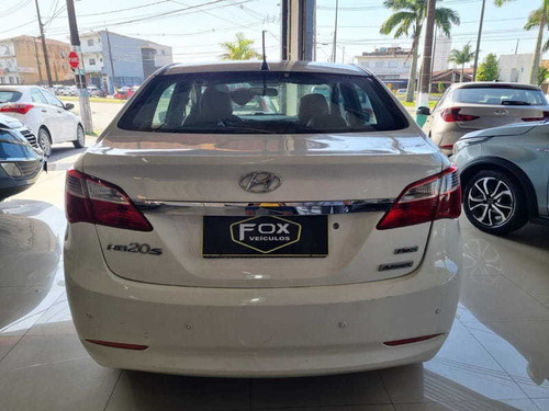 Imagem 6 de 9 de Hyundai Hb20s 1.6a Comf 2014