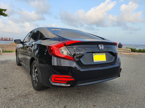 Imagen 2 de 11 de Honda Civic 2018