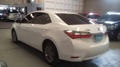 Imagen 3 de 11 de Toyota Corolla Xei Pack M/t Modelo 2017