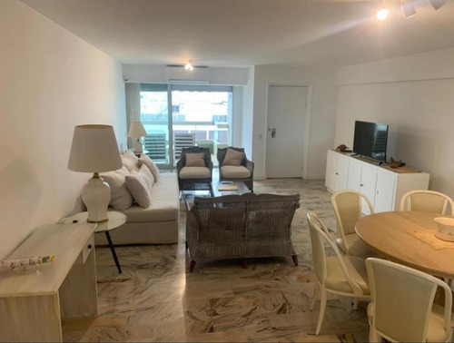 Imagen 8 de 16 de Apartamento - Punta Del Este - 4 Dormitorios - 3 Baños - Frente Al Puerto