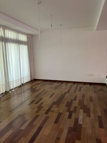 Alquiler En Zona Golf - Residencia De 600 Mts