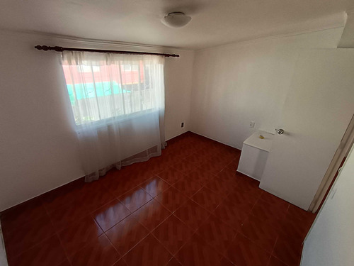Casa De Dos Pisos 2h 2b 2e (92834)
