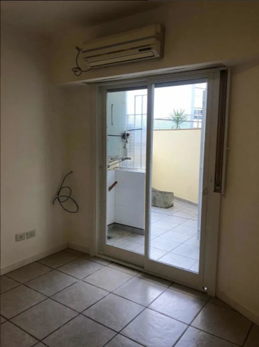 Imagen 8 de 13 de Depto 2 Amb C/ Patio Centrico // Sargento Cabral 207