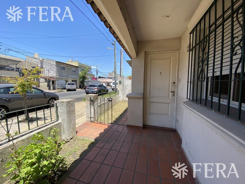 Imagen 3 de 11 de Venta De Casa 4 Ambientes Con Fondo Libre En Villa Dominico (28747)