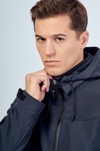 Imagen 5 de 9 de Campera Smart Kevingston